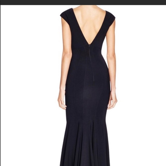 Avery g by Bloomingdales v neck gown black size 8 - Picture 2 of 2